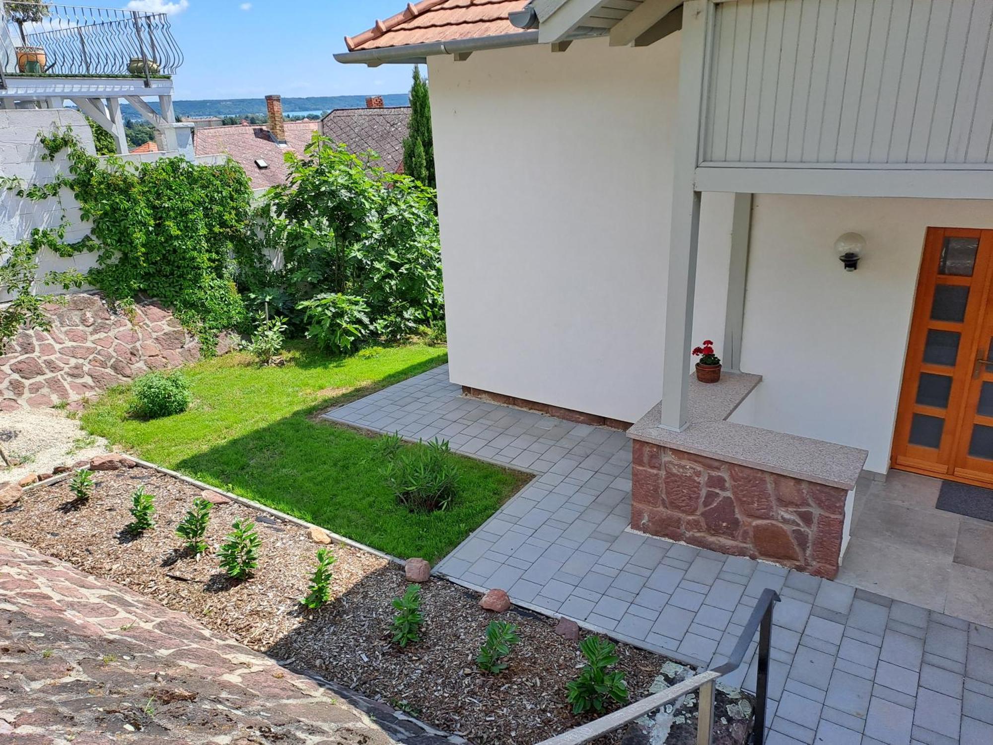 Belvárosi ház gyönyörű panorámával Balatonalmádi Exterior foto
